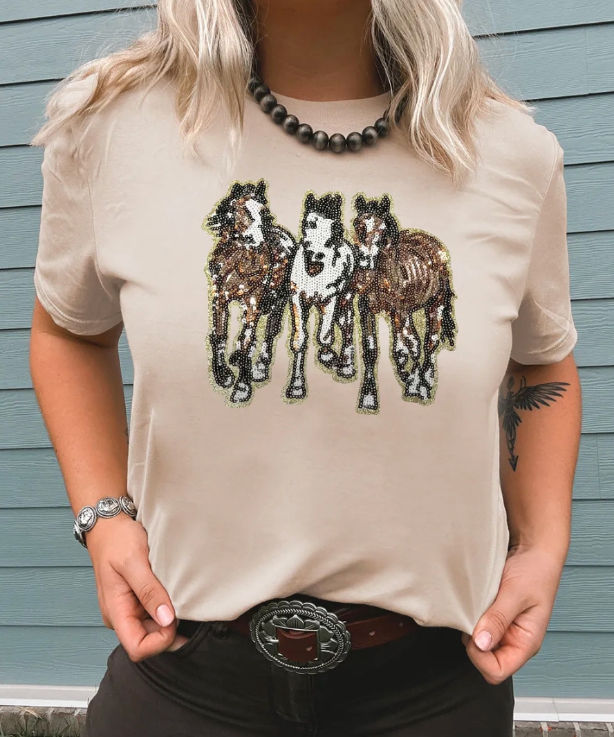 SEQUIN HORSE PATCHED TEE OOTD